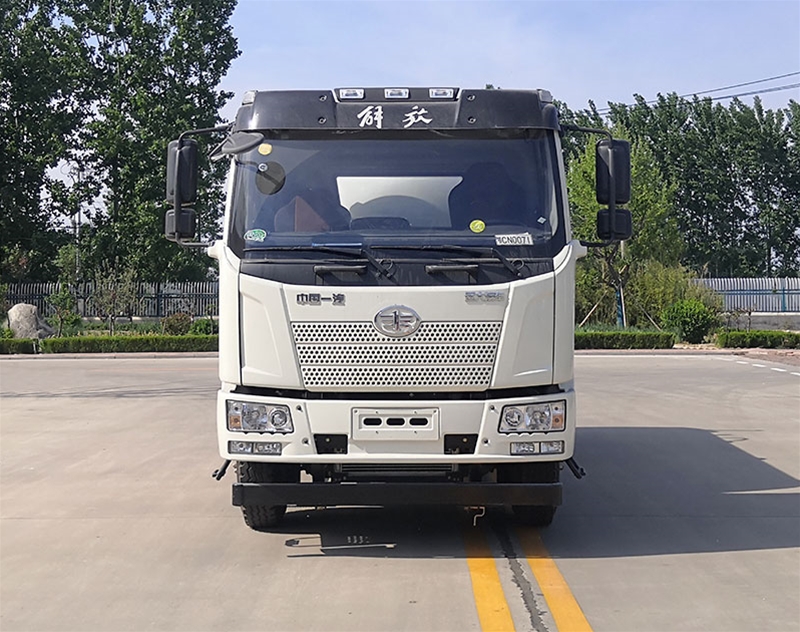 YYD5180GXWC6吸污车