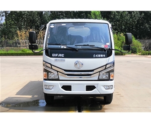 4方洒水车YYD5071GSSD6（正前）