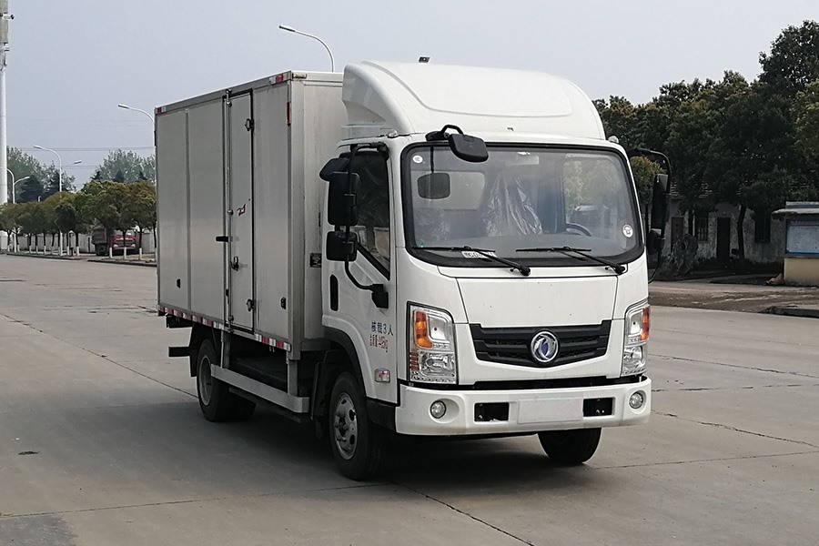 纯电动厢式运输车（右45°）